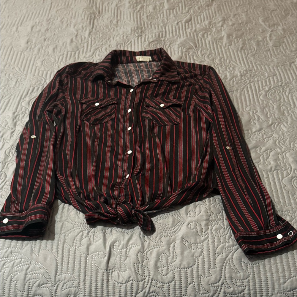 Women’s long sleeve button up shirt sz XL